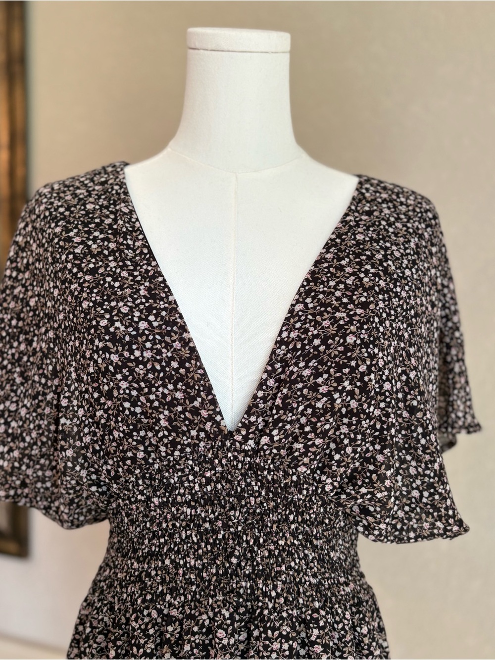 Gal Clothing Floral V-Neck Flutter Sleeve Mini Dress in Black Sz S - Picture 3 of 8
